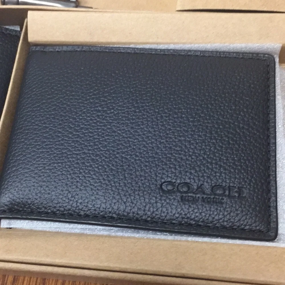 Coach Wallet ID Card Case and Key Fob Gift Set - Picture 4 of 9